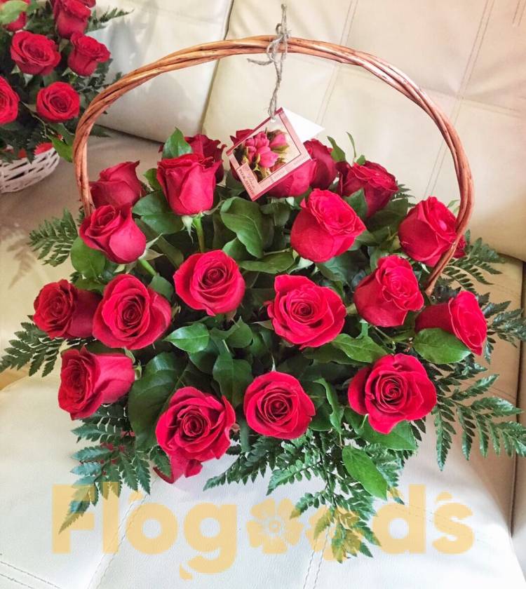 Корзина «Донна роза» за 12 339 руб.